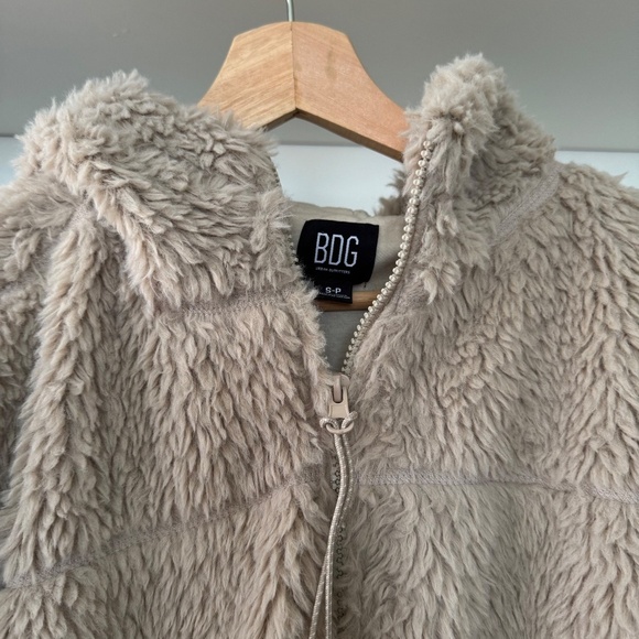 URBAN OUTFITTERS BDG Hooded Cropped Teddy Jacket - Picture 6 of 7